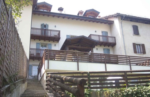 Locca Apartment | Holiday apartment with 2 balconies