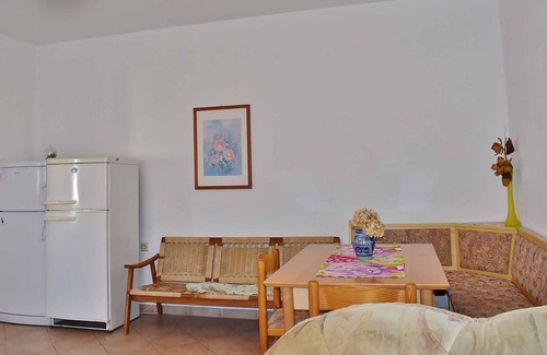 Lopar Apartment | Holiday apartment with 4 bathrooms and balconies for family