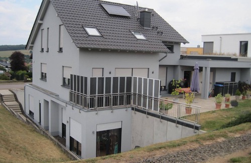 Hirzweiler Apartment | Holiday apartment with a terrace and a parking space, by the edge of the forest