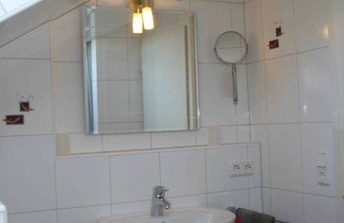 Waldeck Apartment | Holiday apartment with balcony - Appartement-Pension Schüßler