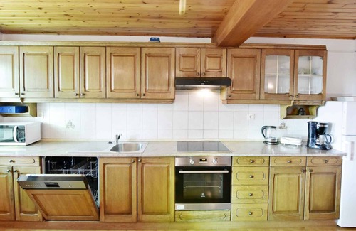 Katoro Apartment | Holiday apartment with garden