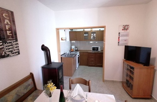 Baric Draga Apartment | Holiday apartment with air conditioning right on the water