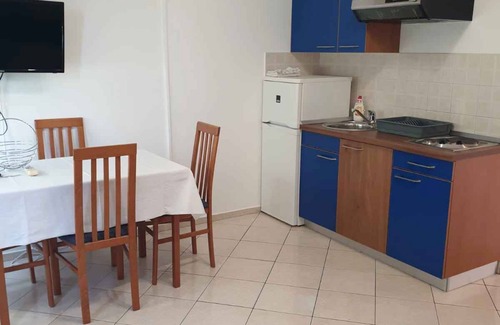 Pirovac Apartment | Holiday apartment with barbecue and air conditioning