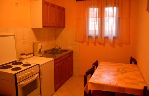 Rtina Apartment | Holiday apartment with air conditioning and sea view