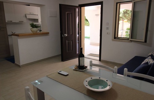 Ognina Apartment | Holiday apartment with terrace near the sea