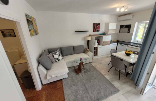 Liganj Apartment | Holiday apartment with sea view