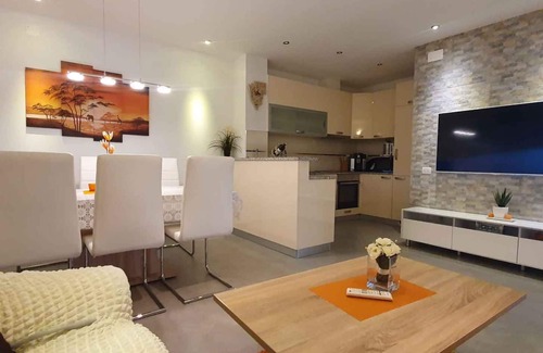 Kastel Apartment | Holiday apartment with terrace and pool