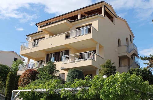 Rabac Apartment | Holiday apartment with terrace and sea view