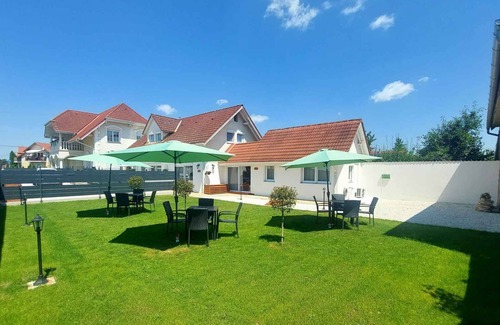 Buk Apartment | Holiday apartment with WLAN, air conditioning and garden furniture