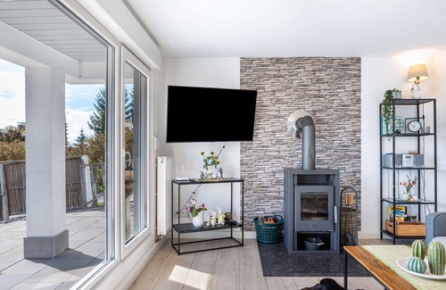 Goldlauter House | Holiday Home 'Anna' with Private Terrace and Wi-Fi