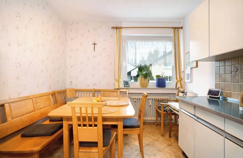 Kressbronn Apartment | Holiday Apartment "FeWo Schwenck" with Shared Terrace, Shared Garden and Wi-Fi