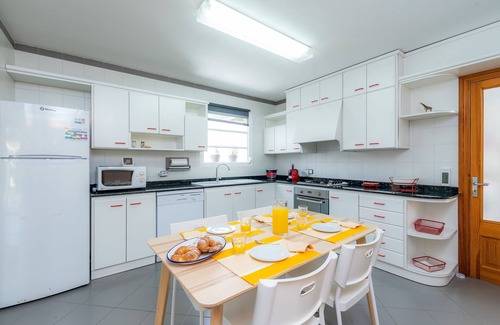 Colonia de Sant Pere Ski Chalet | Holiday Home "Can Roig Loft" with Mountain View, Wi-Fi, Balcony, Terrace & Garden