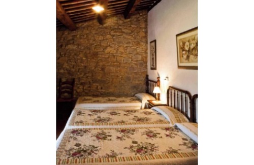 Sant Agusti de Llucanes House | Holiday Home 'Cal Masover' with Mountain View, Private Pool and Wi-Fi