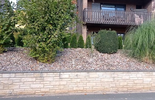 Bodenwerder House | Holiday flat e-bike storage room, terrace, fireplace 2 bedrooms