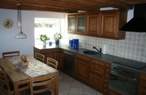 Hainewalde Apartment | Holiday flat with a view of the water