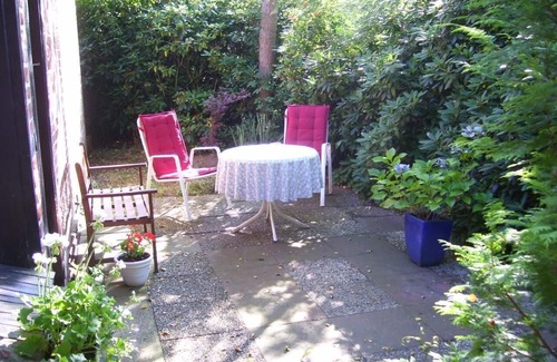 Wiefelstede Apartment | Holiday flat with terrace