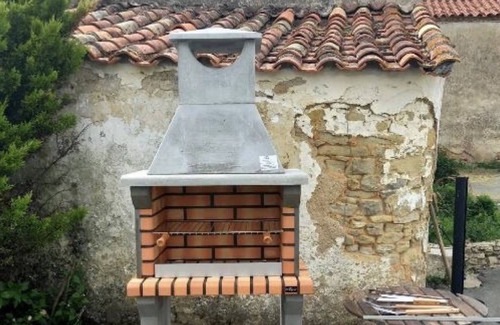 Mareuil-Sur-Lay-Dissais House | Holiday Home 'Gite Entre Terre Et Mer Gd Studio' with Shared Pool, Wi-Fi and Air Conditioning