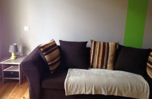 Saint-Julien-Chapteuil House | Holiday Home 'Le Capito Gite' with Shared Terrace, Private Garden and Wi-Fi