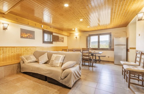 Santa Maria de Merles House | Holiday Home 'Cal Sicull' with Mountain View, Private Pool and Wi-Fi