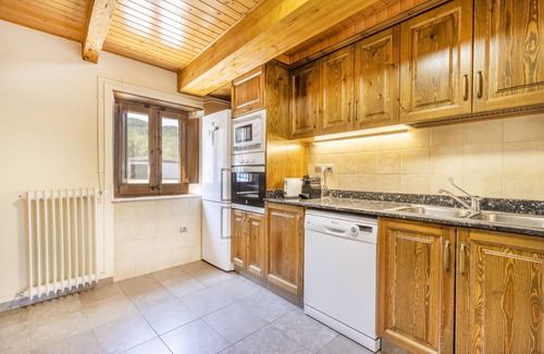 Santa Maria de Merles House | Holiday Home 'Cal Sicull' with Mountain View, Private Pool and Wi-Fi