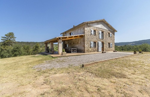 Santa Maria de Merles House | Holiday Home 'Cal Sicull' with Mountain View, Private Pool and Wi-Fi