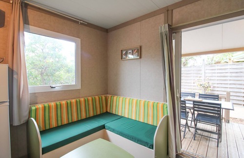 Pianotolli-Caldarello House | Holiday Home 'Chalet V Tout Equipé Proche Mer' with Shared Pool, Terrace and Air Conditioning