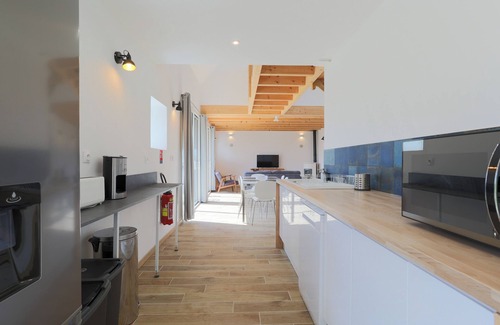 Saint-Michel-en-Greve House | Holiday Home 'Gite Des Hauts Grève - Proche Mer' with Shared Terrace, Shared Garden and Wi-Fi