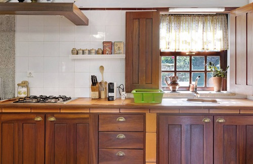 Freixieiro de Soutelo House | Holiday Home 'Do Sobreiro' with Mountain View, Private Pool and Wi-Fi