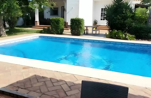 Arcos de la Frontera House | Holiday Home 'Victoria' with Private Pool, Wi-Fi and Air Conditioning