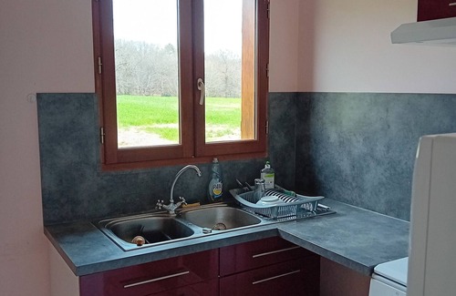 Saint-Front-d'Alemps House | Holiday Home 'Le Chalet' with Private Garden and Wi-Fi