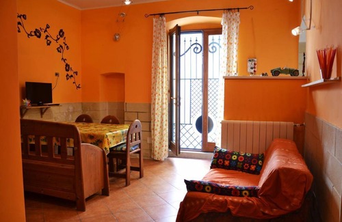 Canosa di Puglia House | Holiday house Canosa di Puglia for 1 - 5 persons with 3 bedrooms - Holiday home