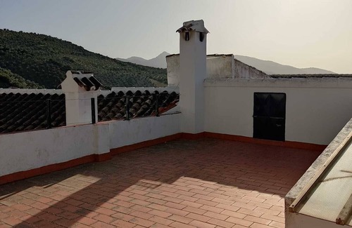 Zahara de la Sierra House | Holiday Home Casa Montaur Zahara de la Sierra with Mountain View, Terrace & Wi-Fi