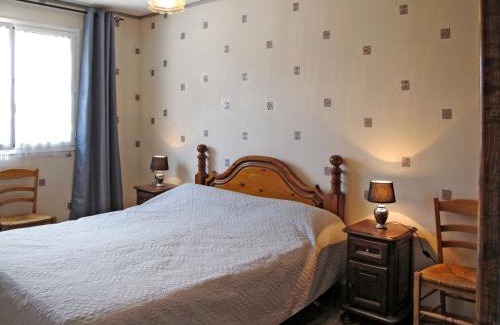 Le Mesnil House | Holiday Home Entre mer et campagne 3 by Interhome