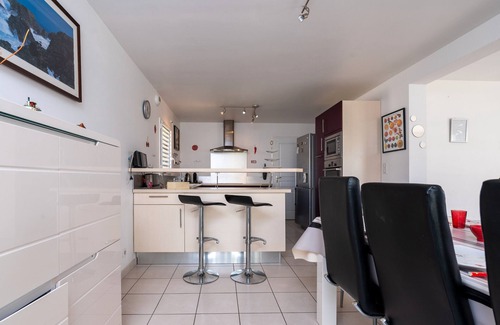 Sainte-Anne-d'Auray House | Holiday Home 'Maison Familiale' with Private Garden