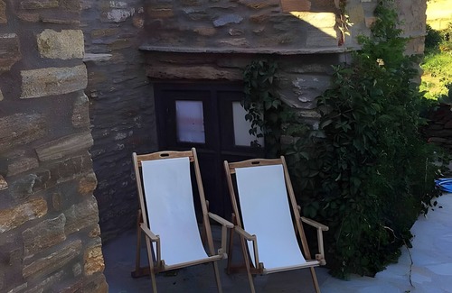 Agios Ioannis House | Holiday Home 'Stone House By Anemos' with Private Terrace and Private Garden