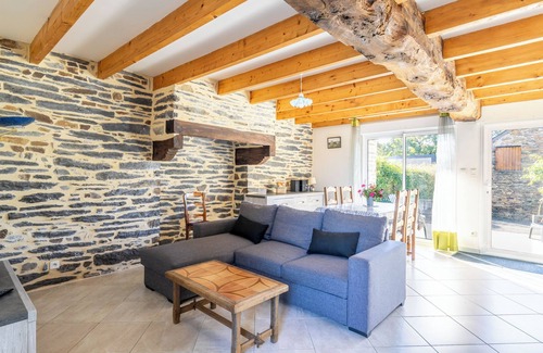 Saint-Just House | Holiday Home "4 Pers" with Private Terrace & Wi-Fi