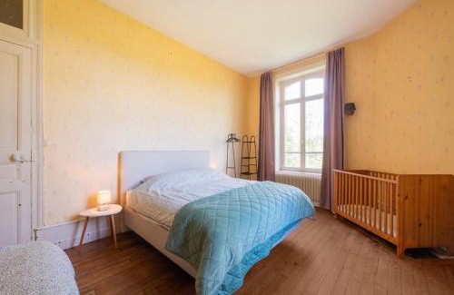 Pouru-Saint-Remy Villa | Holiday home adjoining a château , cleaning included