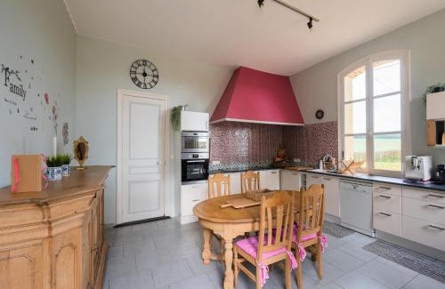 Pouru-Saint-Remy Villa | Holiday home adjoining a château , cleaning included