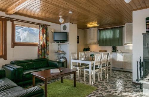 Kehys-Kainuu House | Holiday Home Alppikylä 3b paritalo by Interhome