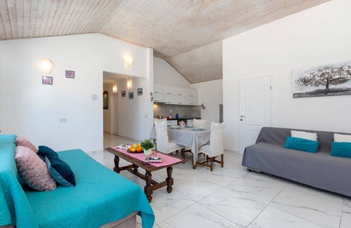 Jadreski House | Holiday Home AQUA with pool