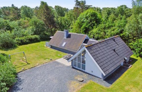 Øer Strand House | Holiday Home Ardan - 450m from the sea by Interhome