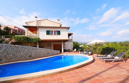 Campanet House | Holiday Home Bellavista with Mountain View, Wi-Fi, A/C, Pool, Garden, Terrace & Balcony