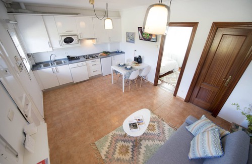 Sopuerta House | Holiday Home 'Bizkar Bare' with Mountain View, Private Terrace and Wi-Fi