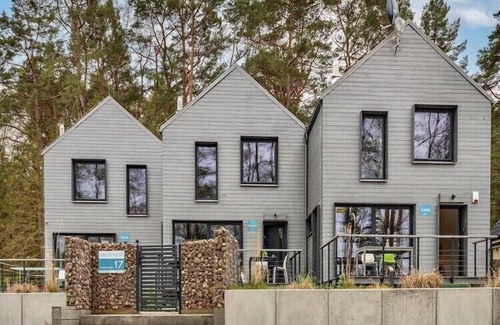 Wiselka House | Holiday Home by Lake Wisełka with Sauna