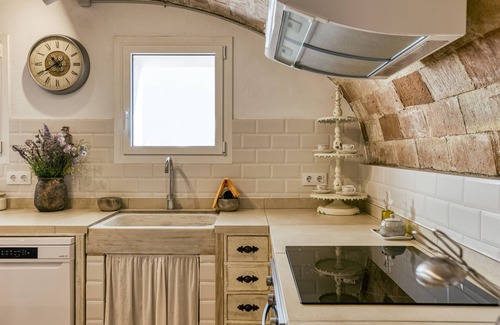 Llanca House | Holiday Home 'Can Bosch' with Mountain View, Wi-Fi and Air Conditioning