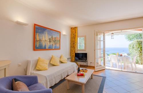 Cap Esterel House | Holiday Home Cap Estérel - Le Hameau - Mini Villa 35 by Interhome