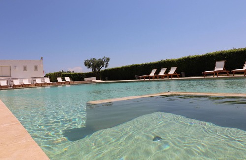 Otranto House | Holiday Home 'Casa Cabernet Torre Santo Stefano' with Shared Pool, Wi-Fi and Air Conditioning