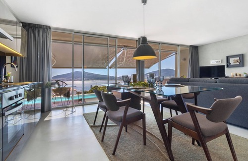 Seixas House | Holiday Home 'Casa Da Quinta Dos Moinhos' with Sea View, Wi-Fi and Air Conditioning