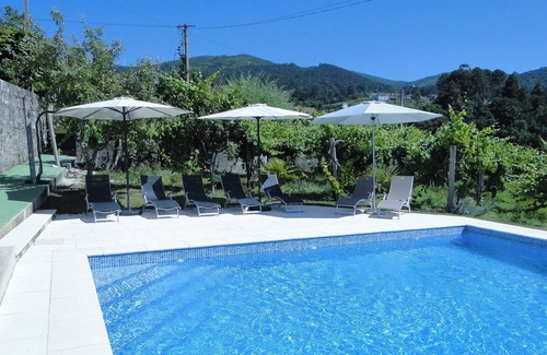 Melgaco House | Holiday Home 'Casa Das Cortes Em Melgaço' with Mountain View, Private Pool and Wi-Fi