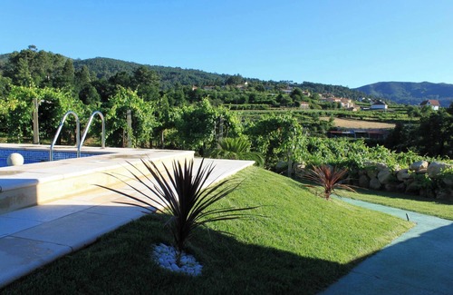 Melgaco House | Holiday Home 'Casa Das Cortes Em Melgaço' with Mountain View, Private Pool and Wi-Fi